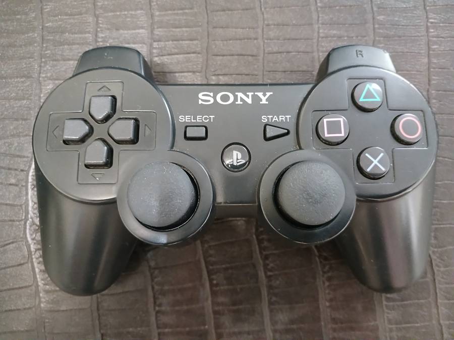 PlayStation 3 Phat (CECHL04) - 1TB HDD - 2 Wireless controllers - CFW Firmware - LOW POWER ON TIME