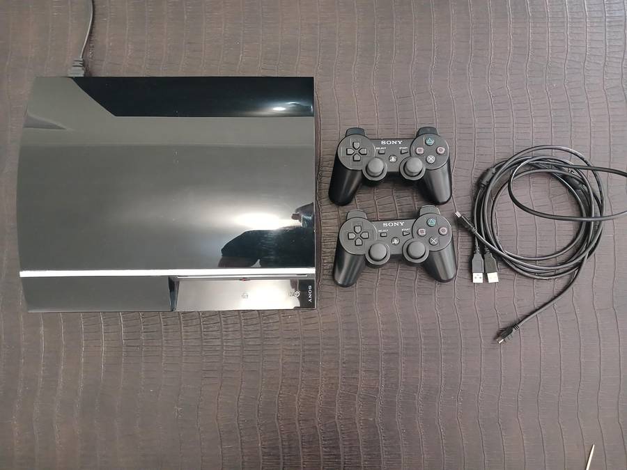 PlayStation 3 Phat (CECHL04) - 1TB HDD - 2 Wireless controllers - CFW Firmware - LOW POWER ON TIME