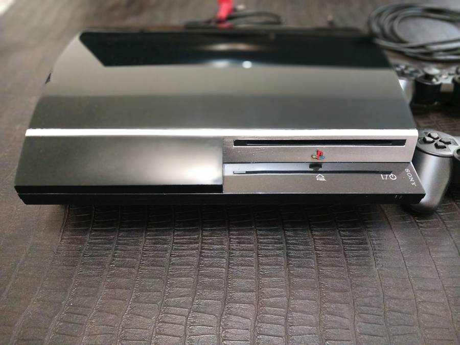PlayStation 3 Phat (CECHL04) - 1TB HDD - 2 Wireless controllers - CFW Firmware - LOW POWER ON TIME