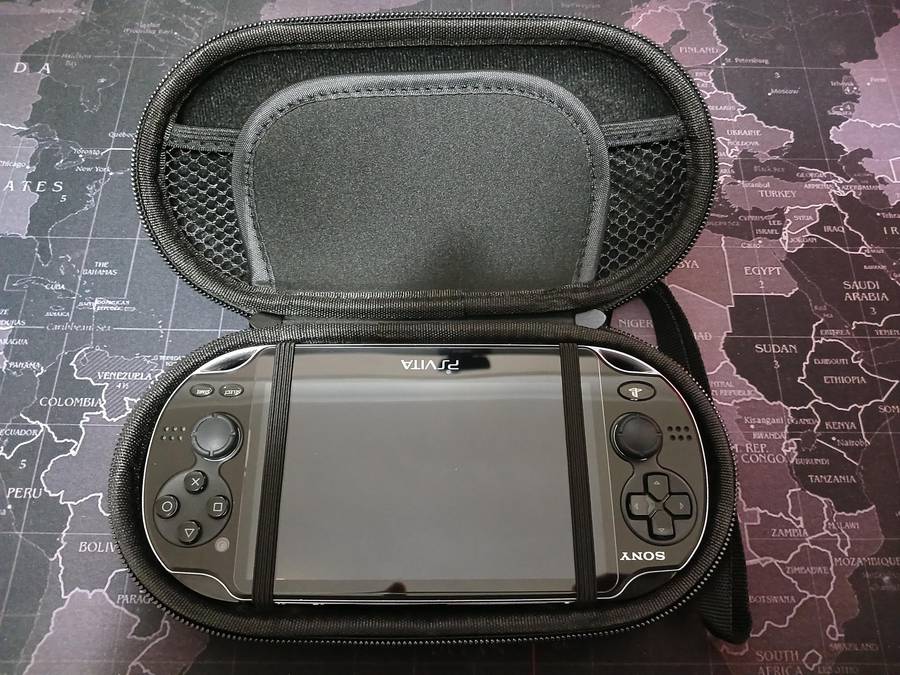 PlayStation VITA OLED (PCH-1104) - Very good condition