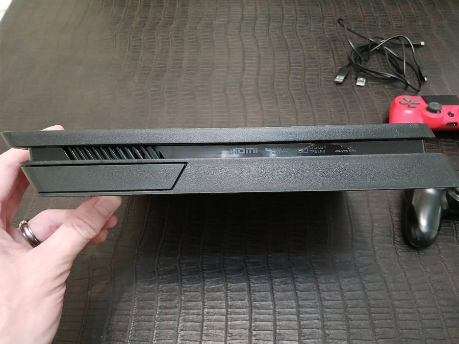 PlayStation 4 Slim (CUH-2209A) - 500GB - REGION LOCKED - READ FOR WORKAROUND