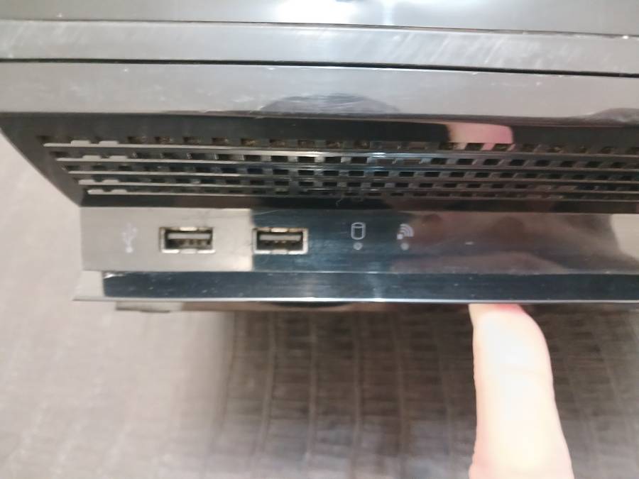 PlayStation 3 Phat (CECHL04) - 1TB HDD - 2 Wireless controllers - CFW Firmware - LOW POWER ON TIME