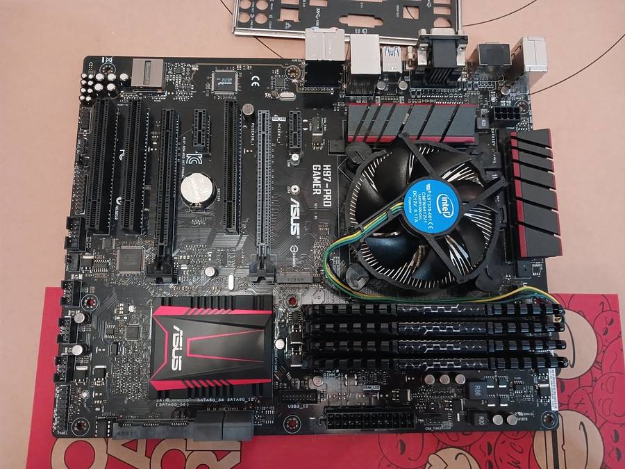Asus H97-Pro Gamer + 16GB DDR 3 1600MHz RAM + I5-4690 CPU