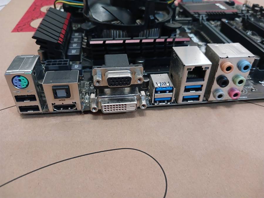 Asus H97-Pro Gamer + 16GB DDR 3 1600MHz RAM + I5-4690 CPU