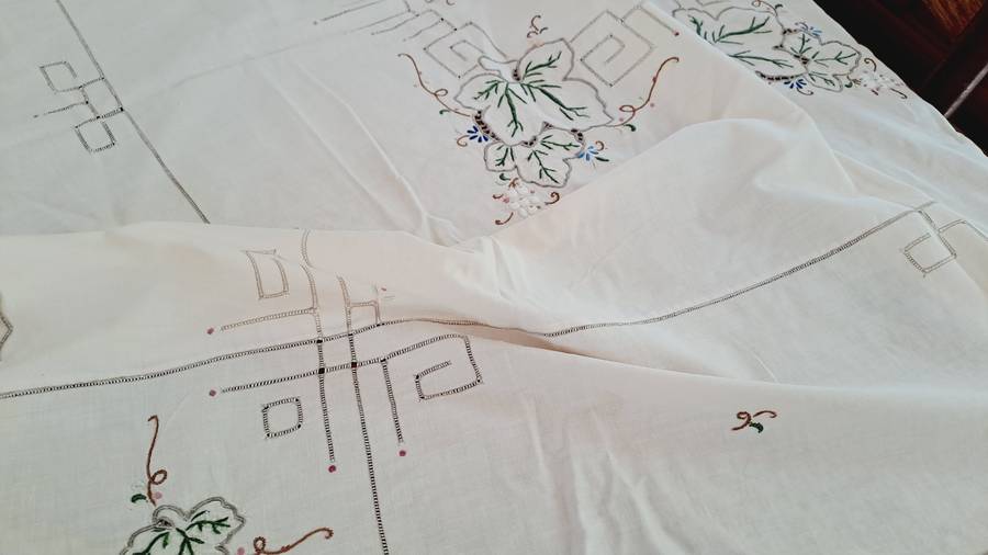 Cream cotton tablecloth with colourful embroidery - 120 x 120 cm