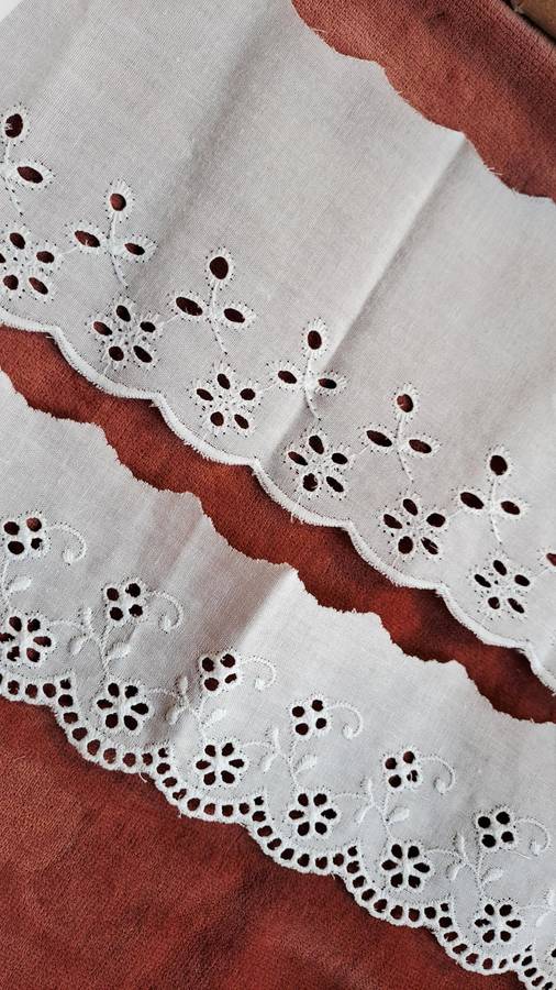 Broderie anglais trim - 2 metres in total (1m of each)