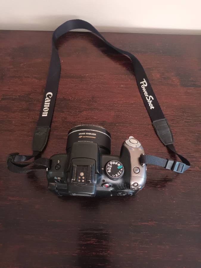 Canon PowerShot SX20 IS 12.1MP CCD Bridge Camera