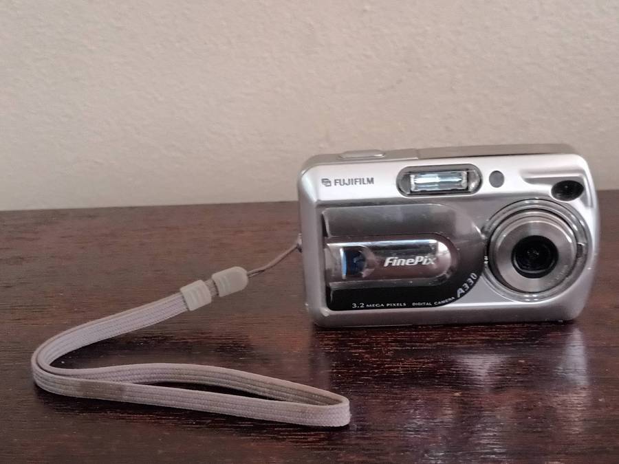Fujifilm Finepix A330 3.2 Megapixel Digital Camera