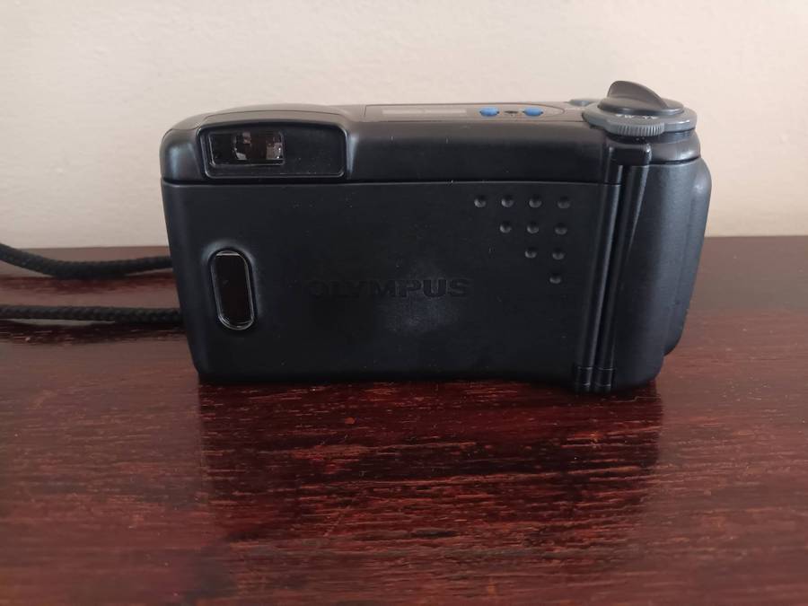 Olympus Superzoom 70 Point And Shoot Film Camera 35mm