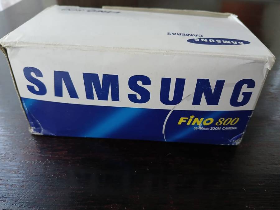 Samsung Fino 800 35mm Point and Shoot Film Camera with 38-80mm Zoom Lens