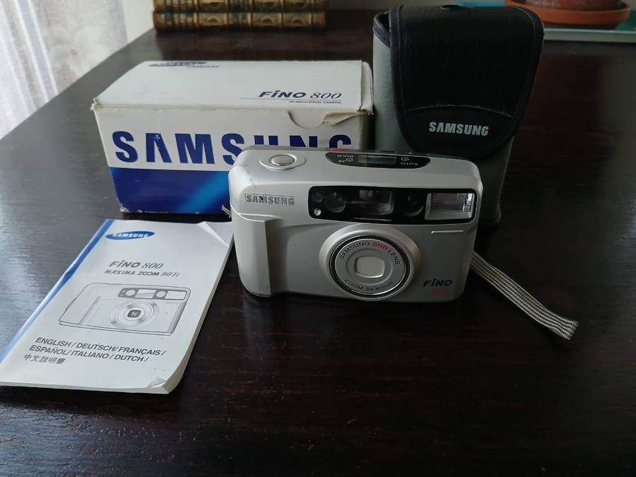 Samsung Fino 800 35mm Point and Shoot Film Camera with 38-80mm Zoom Lens