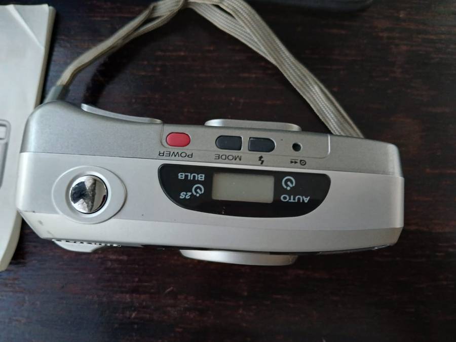 Samsung Fino 800 35mm Point and Shoot Film Camera with 38-80mm Zoom Lens