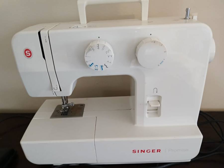 Singer Promise Sewing Machine Model 1409