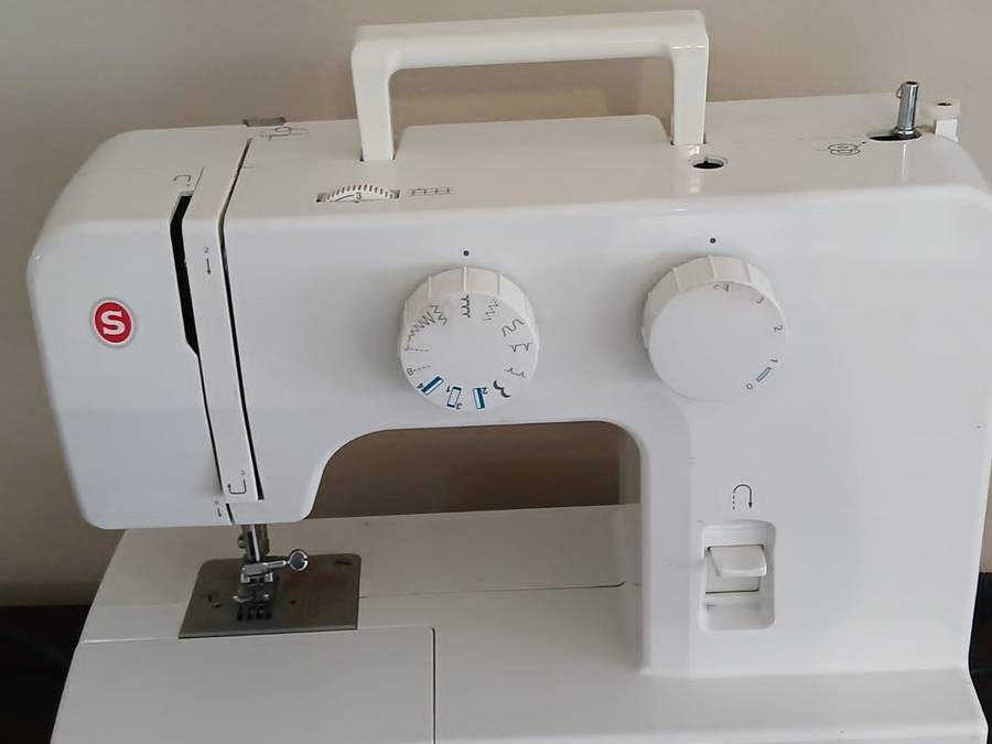 Singer Promise Sewing Machine Model 1409
