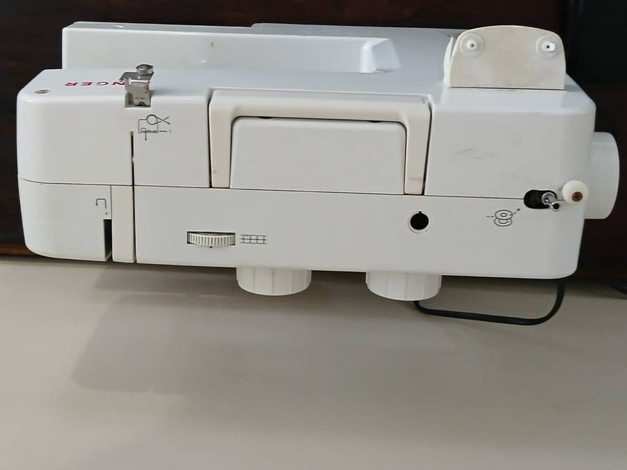 Singer Promise Sewing Machine Model 1409