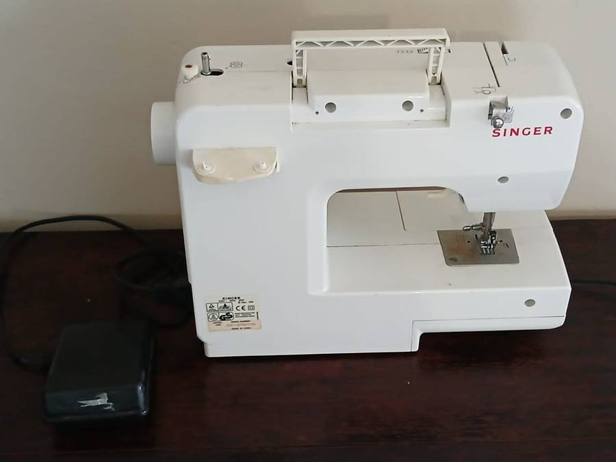 Singer Promise Sewing Machine Model 1409