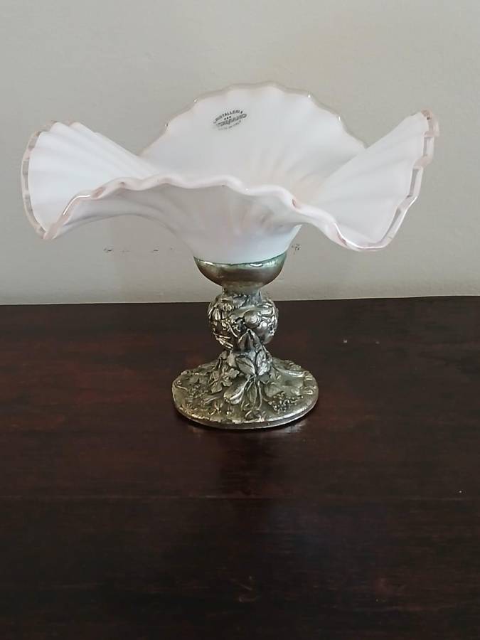 Cristalleria Ottaviano Glass Pink Ruffle Glass Centerpiece On A Silver Pedestal Made In Italy