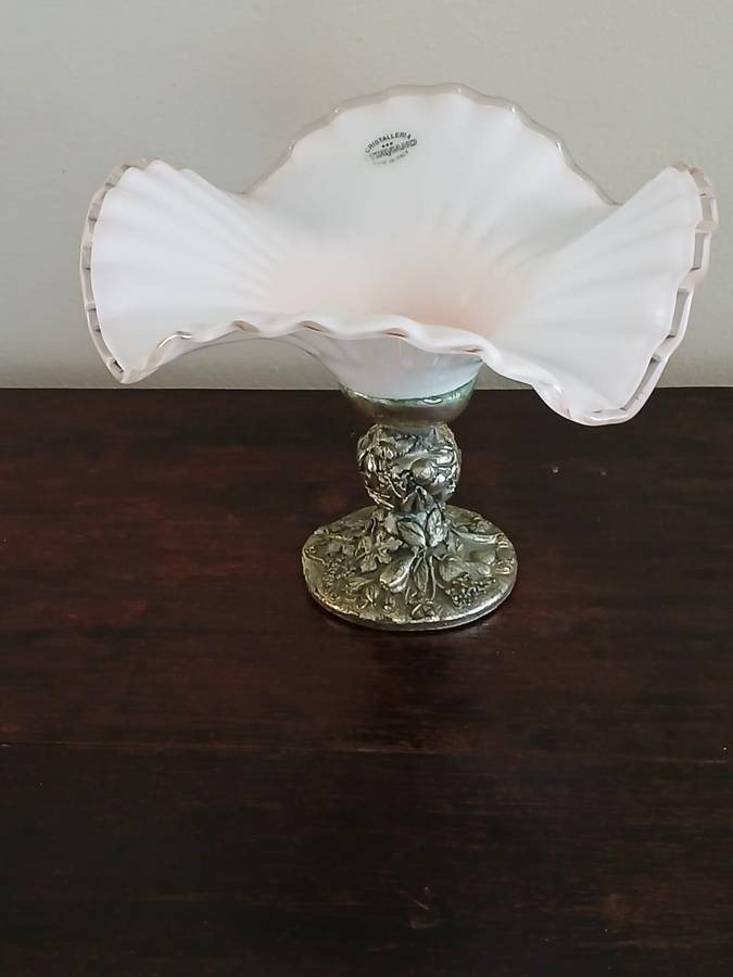 Cristalleria Ottaviano Glass Pink Ruffle Glass Centerpiece On A Silver Pedestal Made In Italy