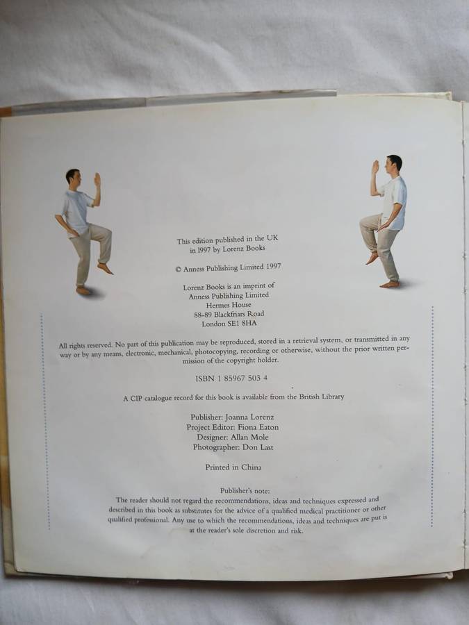 Tai Chi : Flowing Movements for Harmony and Balance by Paul Tucker