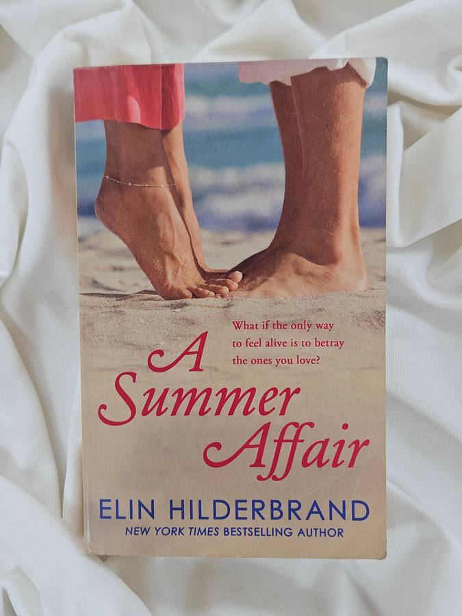 A Summer Affair by Elin Hilderbrand - Paperback
