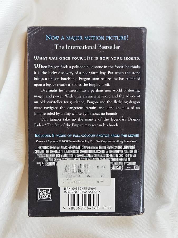 Eragon by Christopher Paolini - Paperback