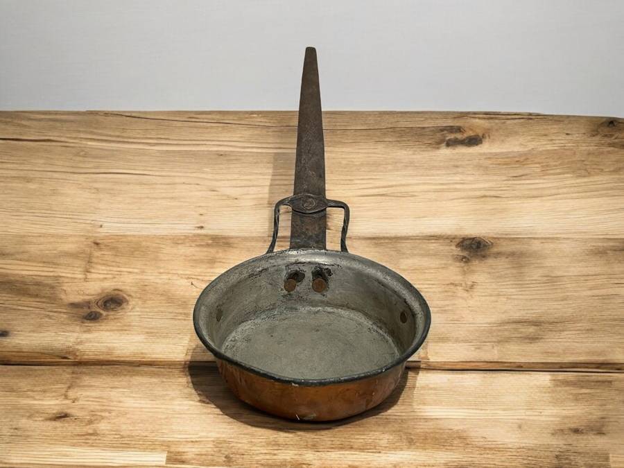 Pan copper antique