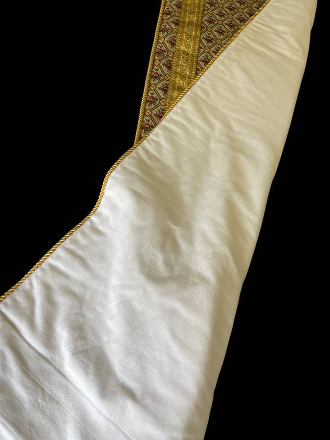 Table runner brocade