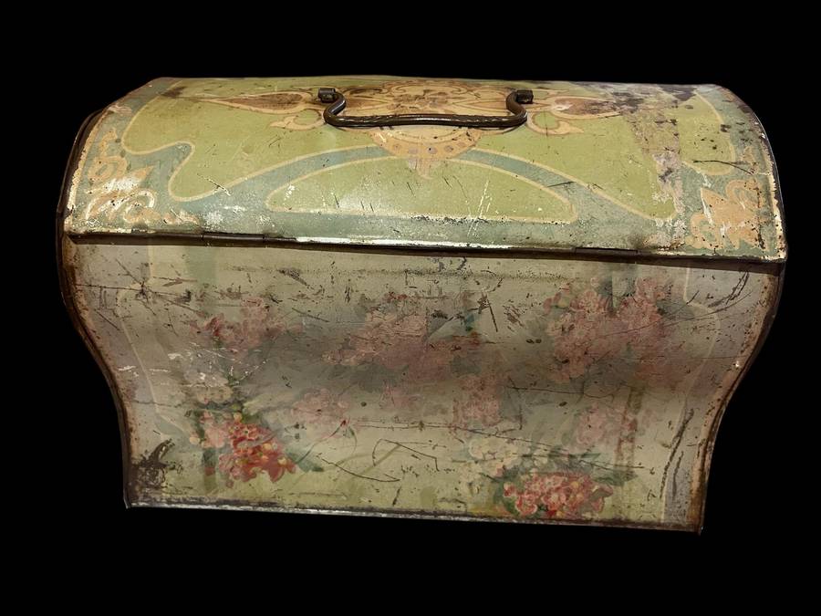 Ornament tin antique