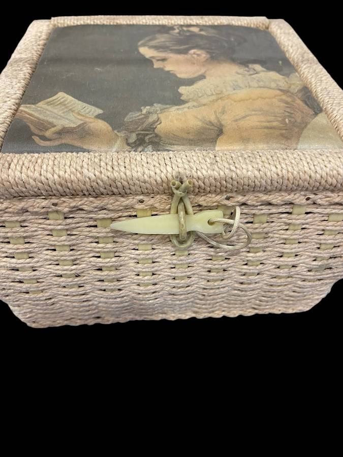 Needlework/sewing basket