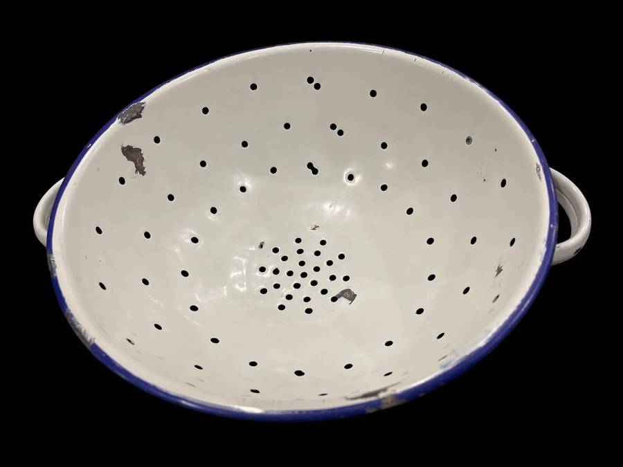 Colander enamel vintage