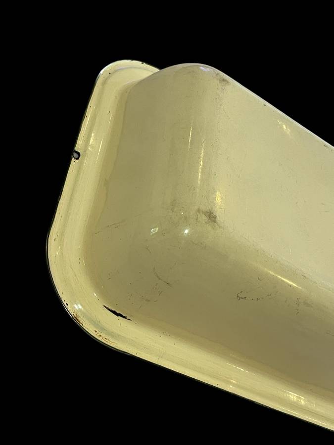 Bowl enamel pie dish