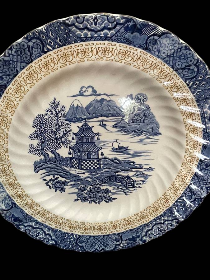 Plate display Royal Tudor