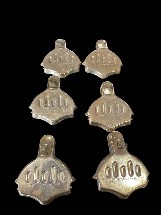 Lemon wedge squeezers each