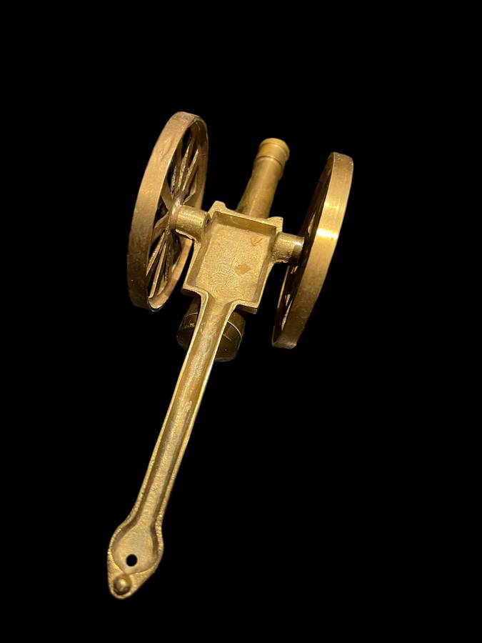 Ornament canon brass