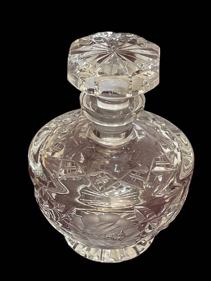 Perfume bottle rose cut