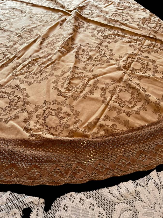 Tablecloth/throw brocade