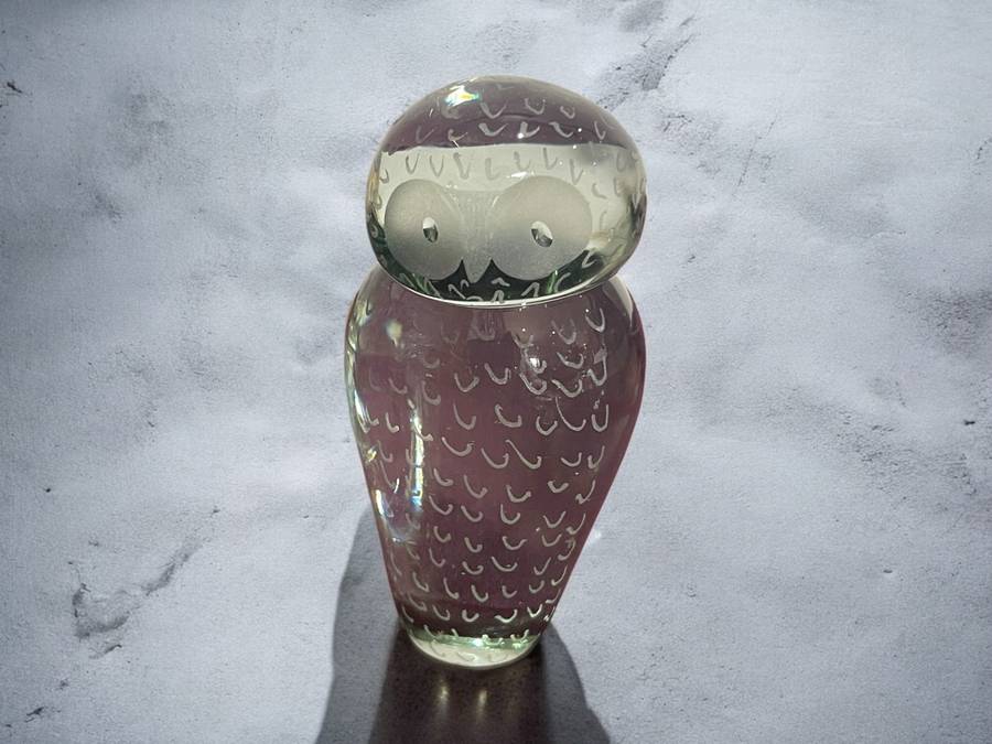 Paper weight owl glass