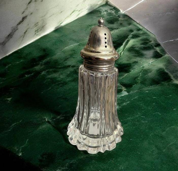Sugar shaker crystal