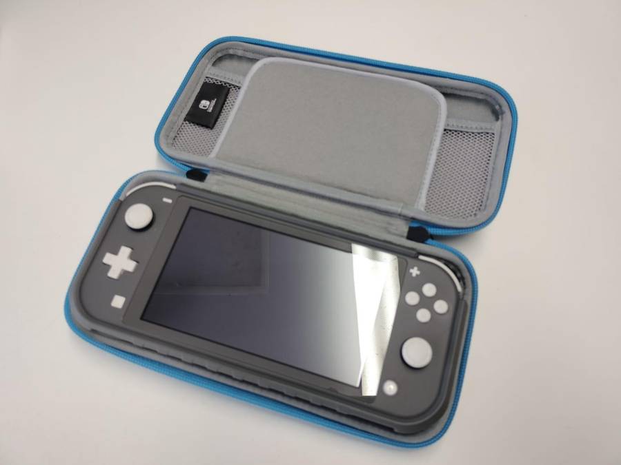 Switch Lite & Games & Accessories / 3x Games / Protective Cover / Carry Pouch / Screen Protector