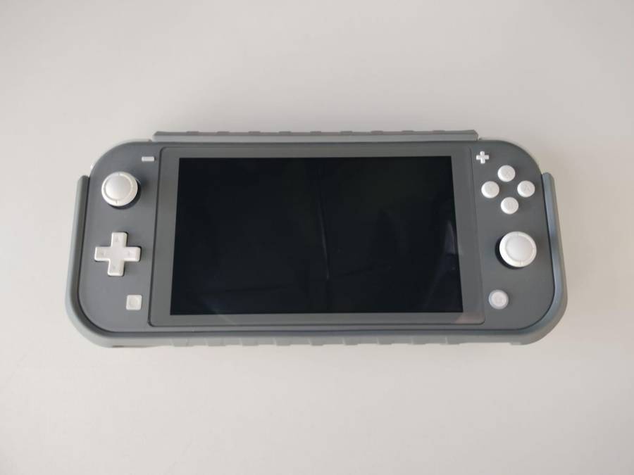 Switch Lite & Games & Accessories / 3x Games / Protective Cover / Carry Pouch / Screen Protector