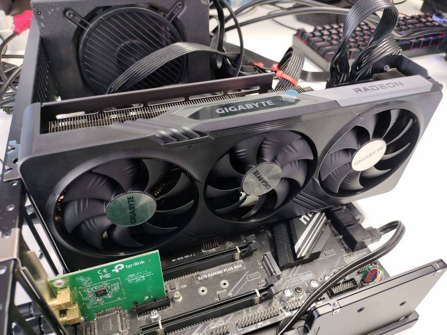 RX 7700 XT 12GB - Gigabyte Gaming
