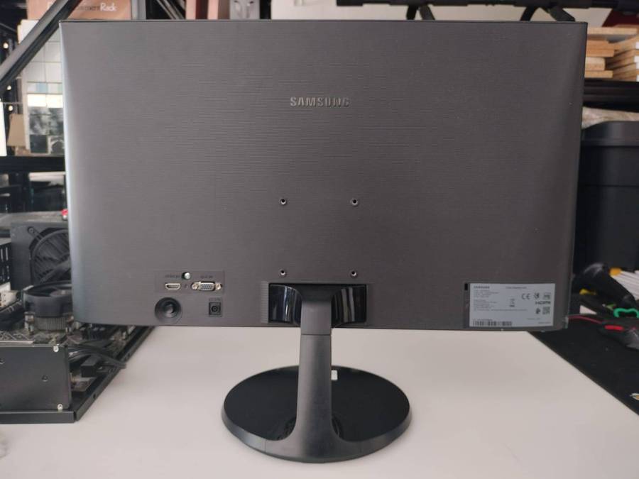 Samsung 24" FullHD Monitor - SAMSUNG S24F350FHU