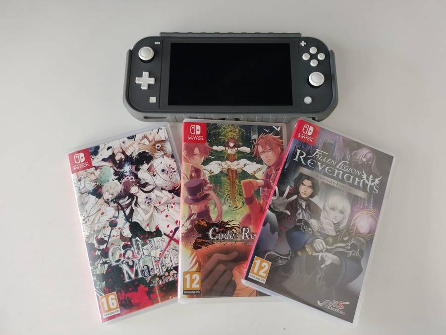 Switch Lite & Games & Accessories / 3x Games / Protective Cover / Carry Pouch / Screen Protector