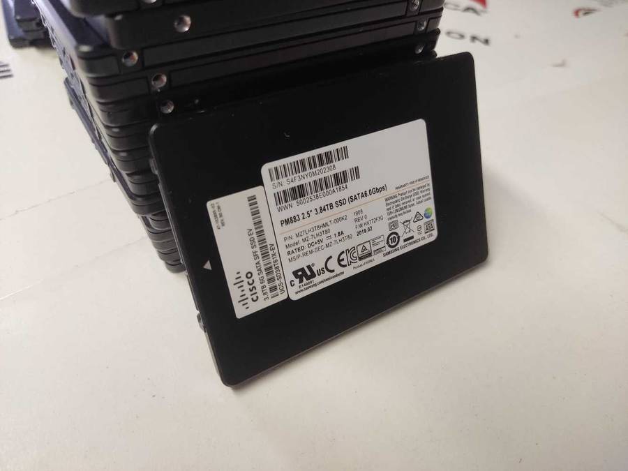 Samsung 4TB SSD (3.84TB) - SATA SSD 2.5"