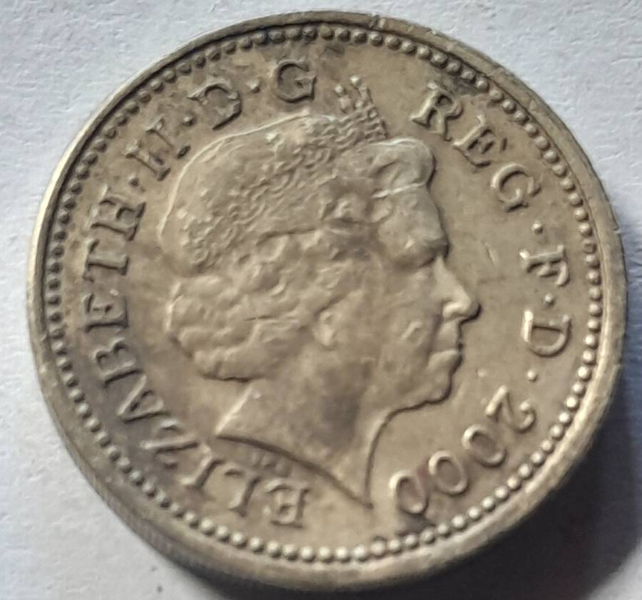 British One Pound  Coin - 2000