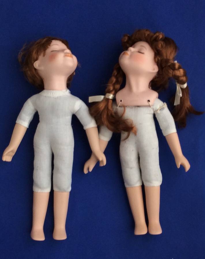 Porcelain Kissing Dolls