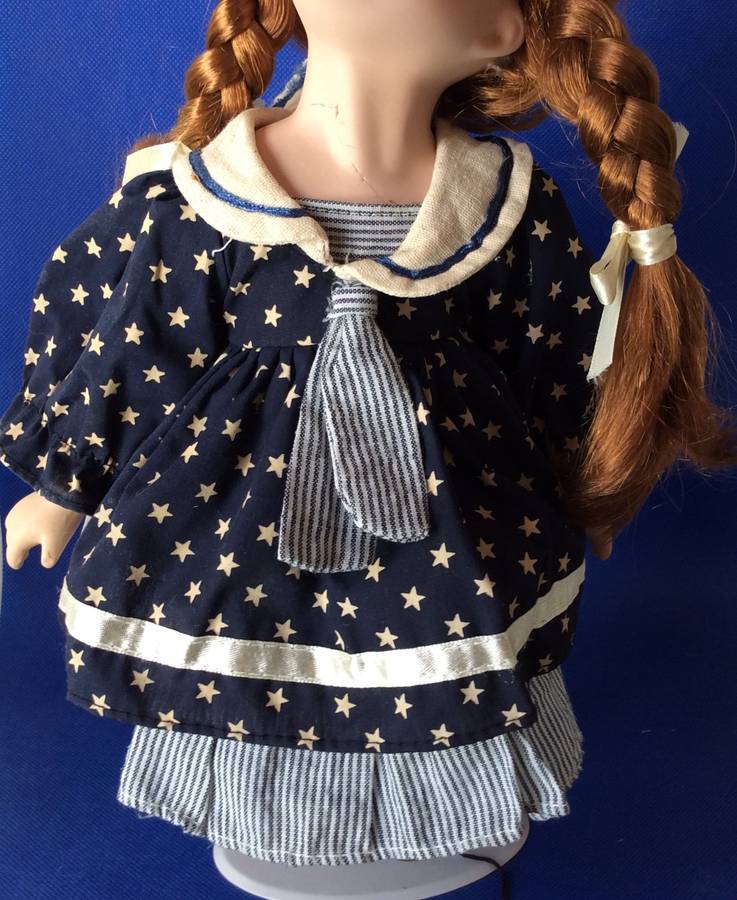 Porcelain Kissing Dolls
