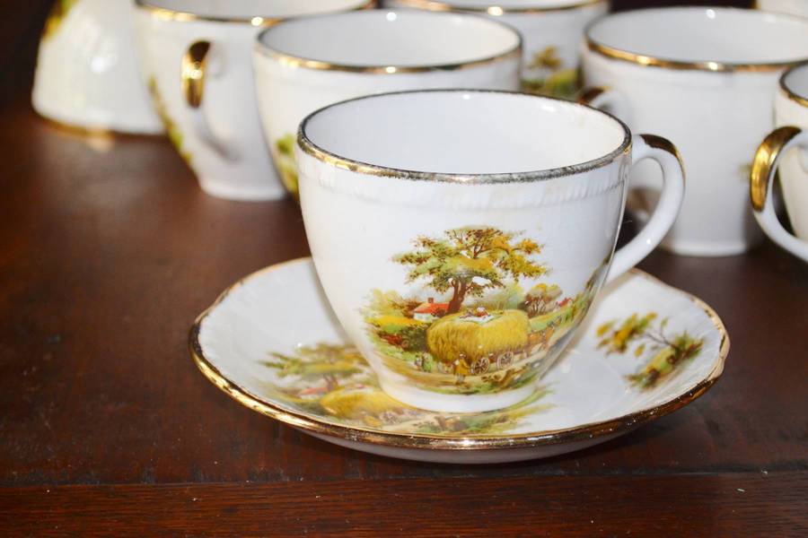 Vintage Alfred Meakin "The Hayride" Part Tea Set - 16 Pieces