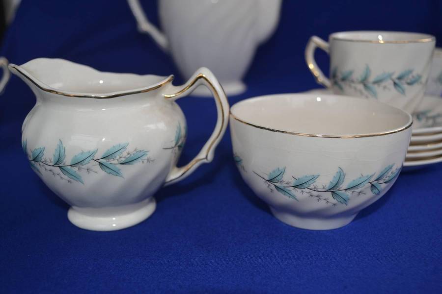 Johnson Bros Vintage "Old Chelsea" Part Coffee Set