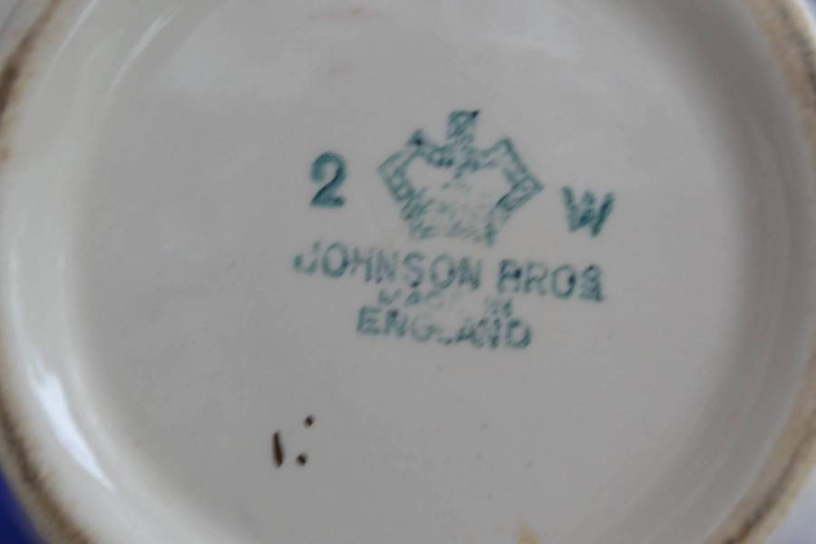Johnson Bros Vintage "Old Chelsea" Part Coffee Set
